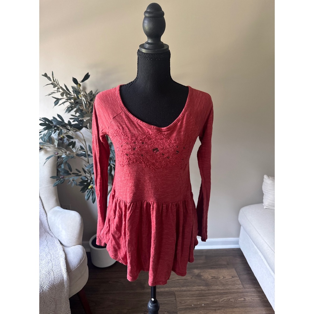 Xhilaration Pink Red Embroidered Eyelet Peplum Long Sleeve Top XS Boho Babydoll